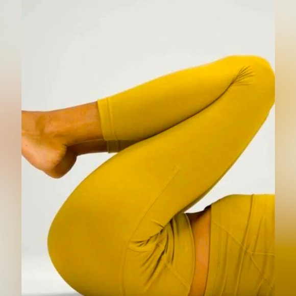 Lululemon InStill High-Rise Tight 25" Size 4 Auric Gold - Picture 2 of 7